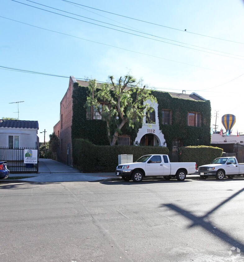Building Photo - 1112 N Kingsley Dr