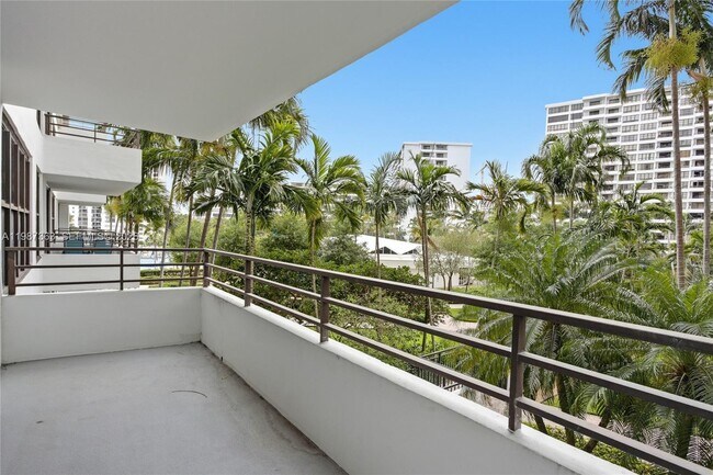 Foto del edificio - 2500 Parkview Dr