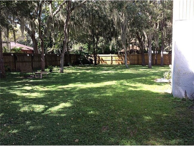 Foto del edificio - 113 Bloomingfield Dr