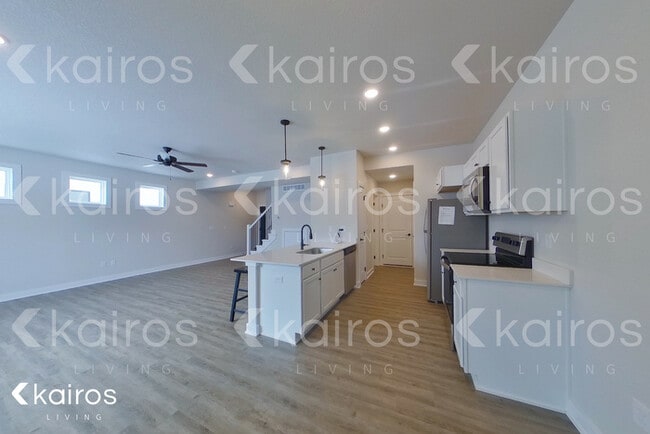 Building Photo - 6933 Holly Ct