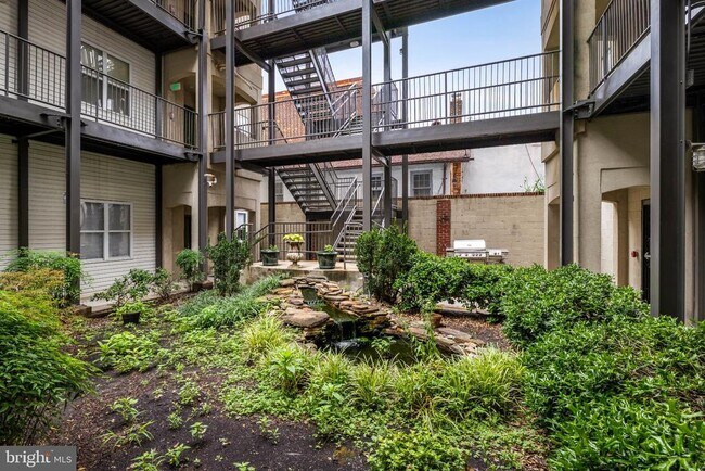 Foto del edificio - 1726 Aliceanna St