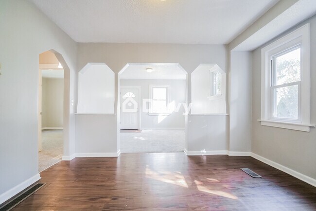 Building Photo - 2538 Canton Rd, Akron, OH 44312