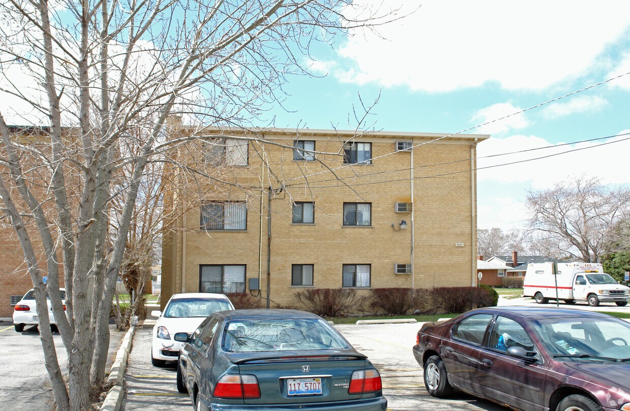 Foto del edificio - 3061 N Elm St