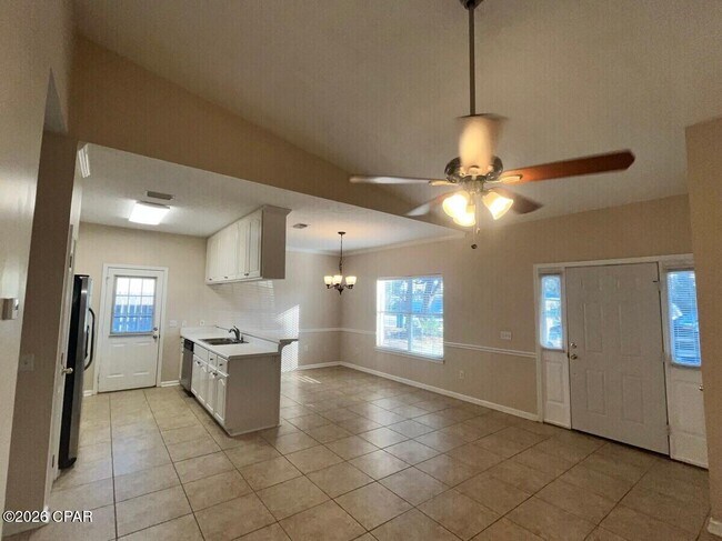 Foto del edificio - 6214 E Azalea Ave