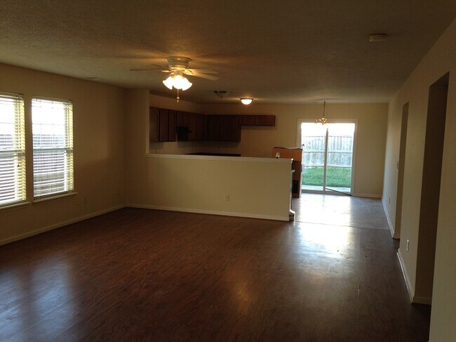 Building Photo - 2317 Lonan Ct