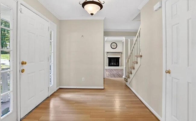 Foto del edificio - 4419 Forest Walk Dr