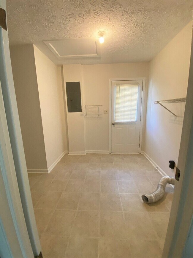 Foto del edificio - 5104 Duckworth Ct