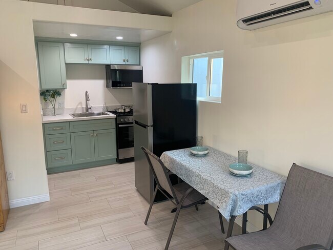 Foto del edificio - 8138 Blewett St