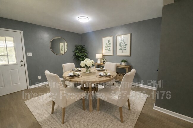 Foto del edificio - 2339 Robley Dr