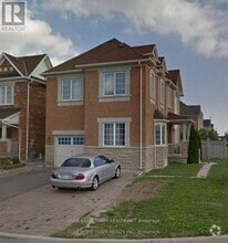 Building Photo - 152 Ozner Crescent