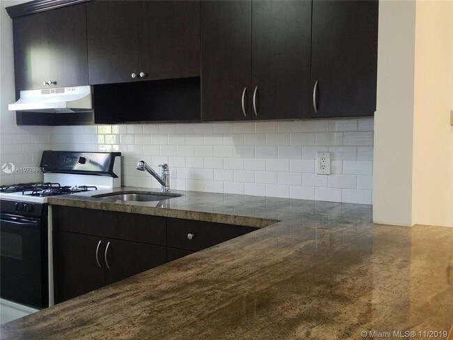 Foto del edificio - 3783 SW 27th Terrace