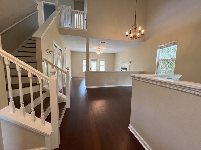 Photo - 1517 Applewood Way House