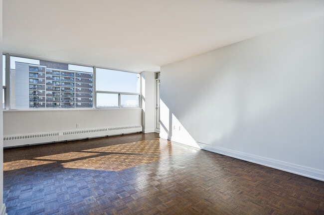 Building Photo - Attache North - 185