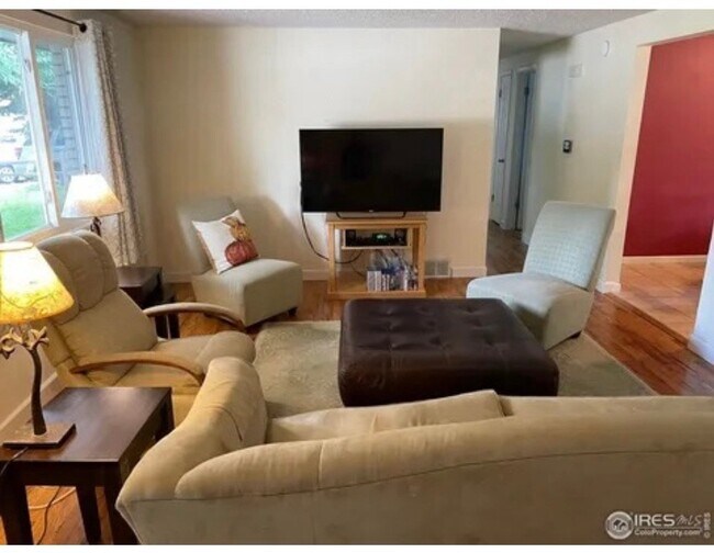 Foto del edificio - 1915 Collyer St