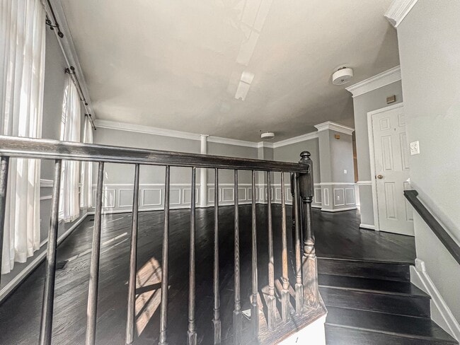 Building Photo - Stunning 3 Bed 3.5 Bath Brick Colonial End-Unit Townhome In Vibrant Kingstowne Community