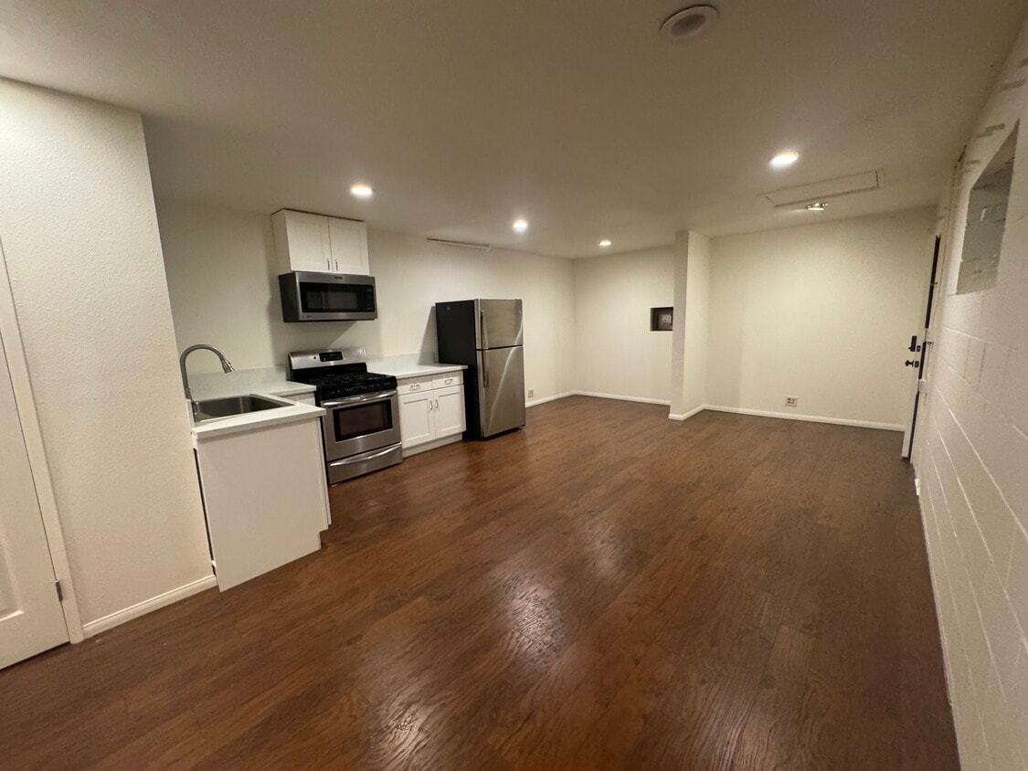 Primary Photo - 673 Brookside Ln