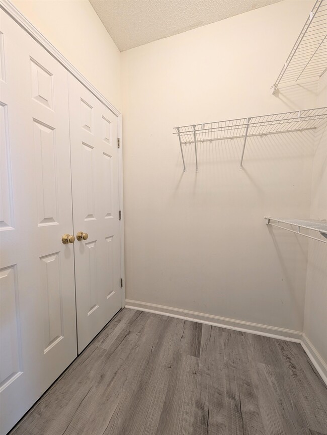 Building Photo - 9772 Leyland Dr