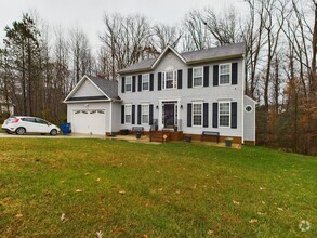 Building Photo - Beautiful 4-Bedroom Colonial Home with Sun...