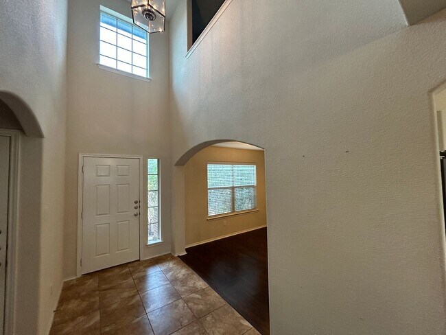 Building Photo - Sunlit Sanctuary: Spacious 4-Bedroom Home ...