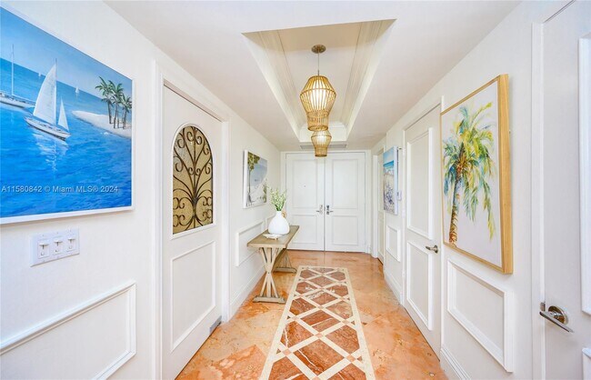 Foto del edificio - 765 Crandon Blvd