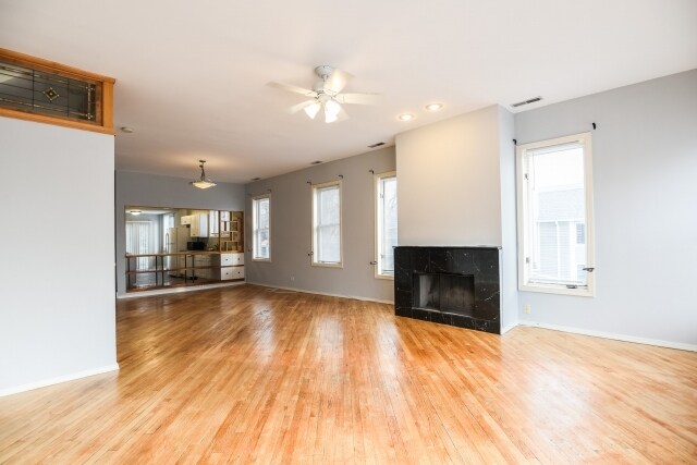 Foto del edificio - 3301 N Southport Ave