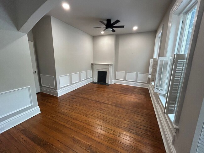 Foto del edificio - 2616 E Franklin St