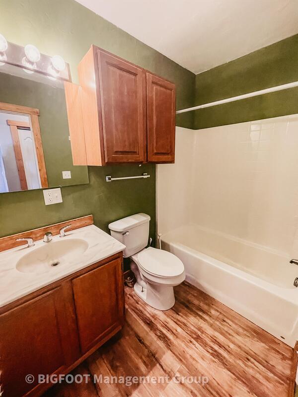 Building Photo - 411 W Quartz St