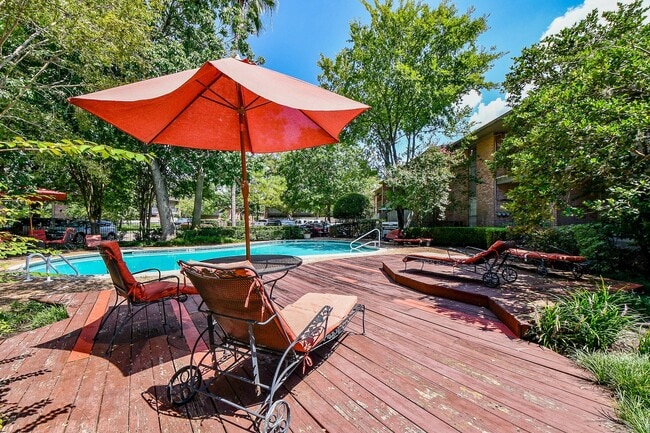 Foto del edificio - 6533 Bayou Glen Rd