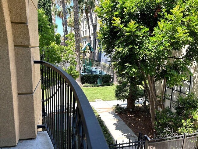 Building Photo - 2208 Watermarke Pl