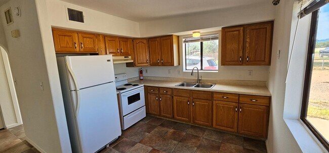 Foto del edificio - 2064 N Willow Ave