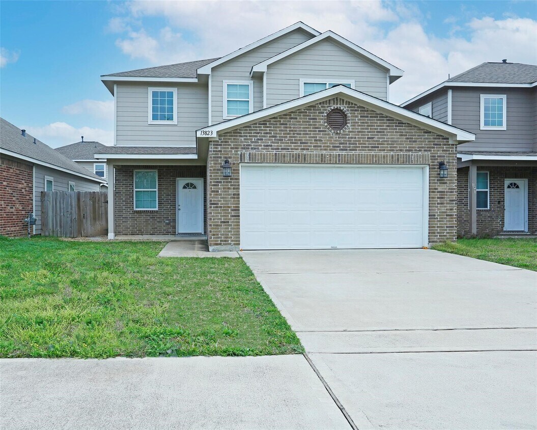 Foto principal - 13823 Leabrandon Ln