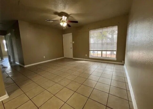 Foto del edificio - Housing voucher Accepted!