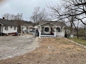 Building Photo - 576 S Oxford Ave