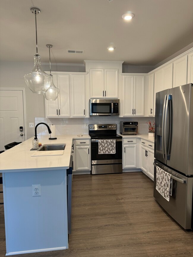Building Photo - 9282 Magellan Pky