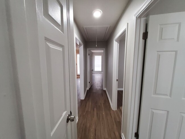 Building Photo - 5950 Beauvoir Dr