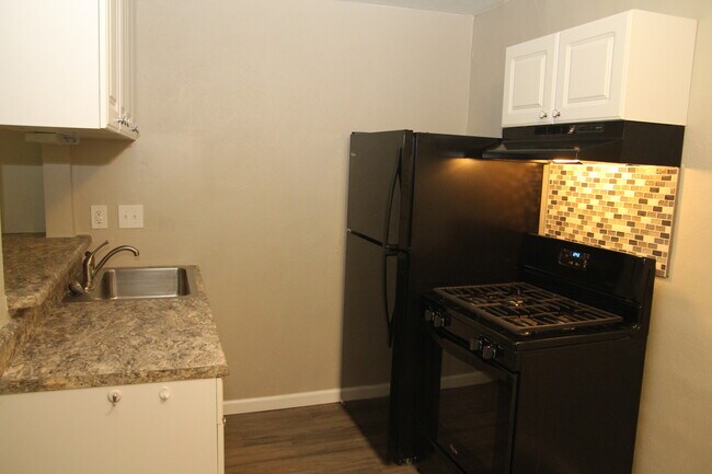 Foto del edificio - 7469 Williams Ave