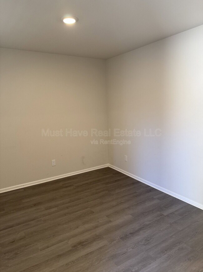 Foto del edificio - 4814 Stone Dr