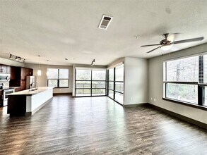 Building Photo - 2910 Milam St