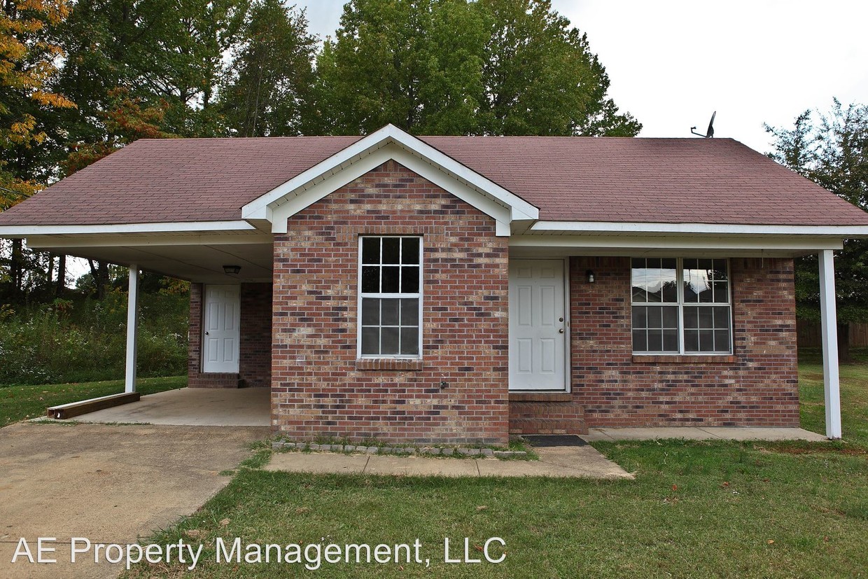 Primary Photo - 221 Colonial Heights Dr