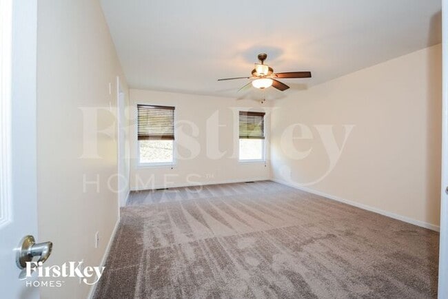 Building Photo - 240 Glen Meadows Ct