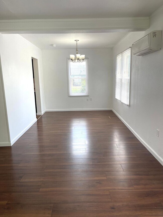 Foto del edificio - Completely Remodeled Three Bedroom One Bath in Richland - Move in Ready!!