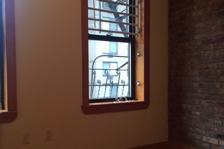 Primary Photo - 140 E 28th St