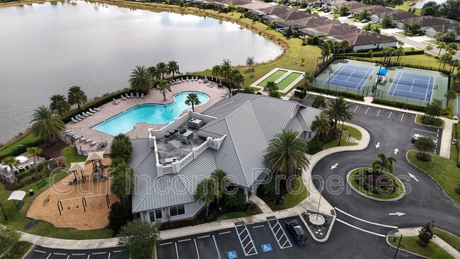 Foto del edificio - 17218 Blue Rdg Pl