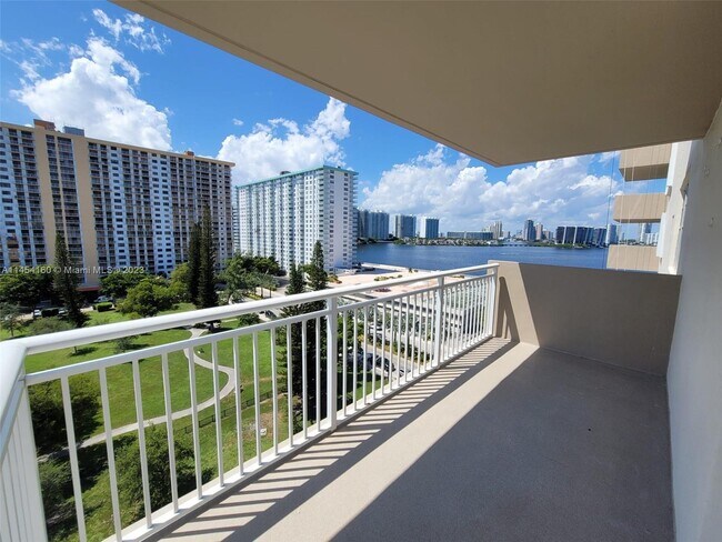 Foto del edificio - 250 174th St