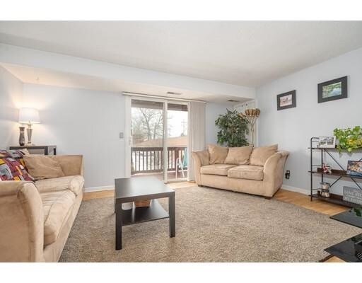 Foto del edificio - 78 Randolph Dr