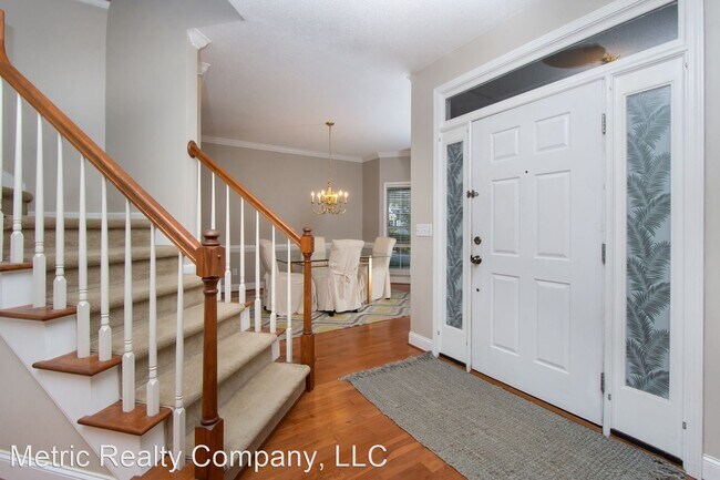 Building Photo - 4 br, 2.5 bath House - 15139 Yarmouth Rd