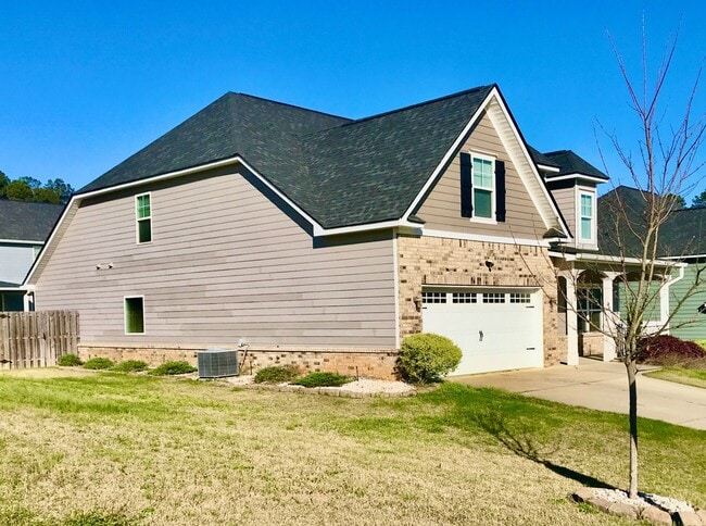 Building Photo - 530 Salterton Way