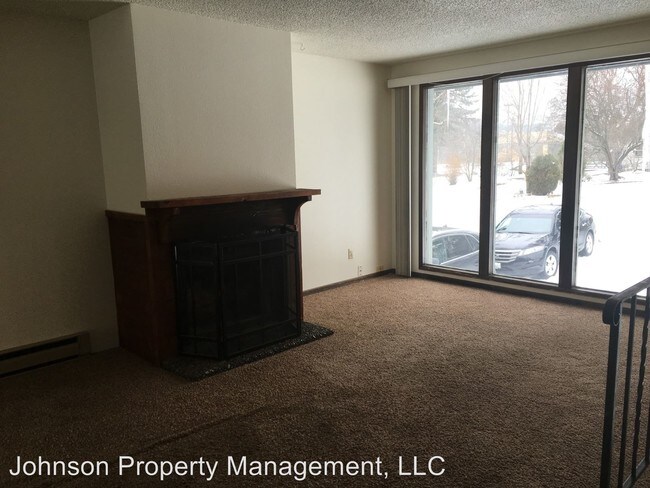 Building Photo - 9614-9614 E Dalton Ave