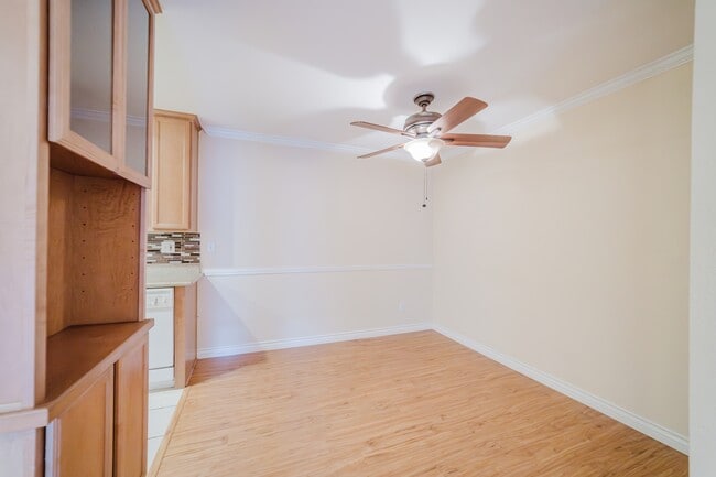 Foto del edificio - 1760 El Camino Real