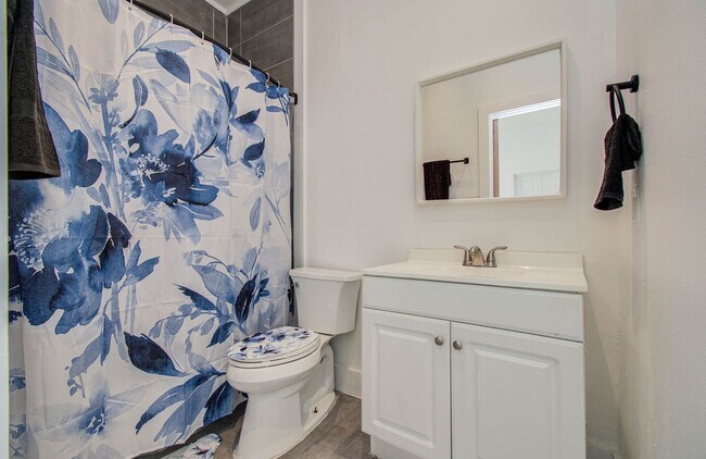 Foto del edificio - 3309 Webster St